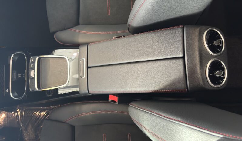 
								2025 Mercedes-Benz CLA 250 4MATIC full									