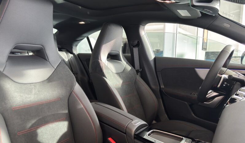 
								2025 Mercedes-Benz CLA 250 4MATIC full									