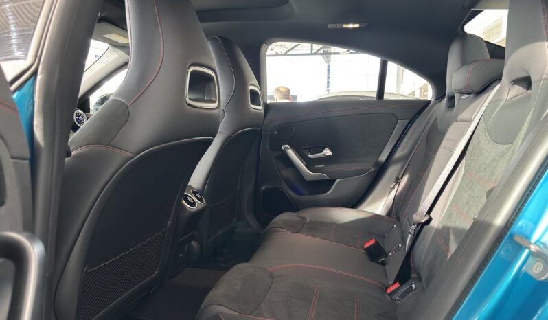 
								2025 Mercedes-Benz CLA 250 4MATIC full									