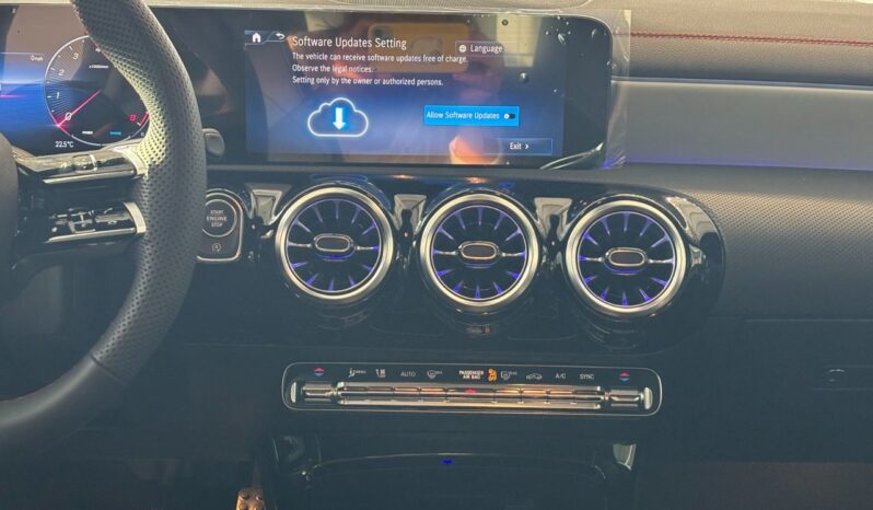
								2025 Mercedes-Benz CLA 250 4MATIC full									