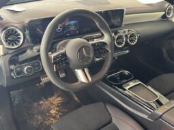 
										2025 Mercedes-Benz CLA 250 4MATIC full									