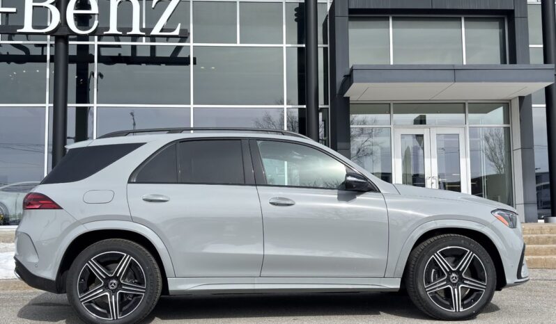 
								2025 Mercedes-Benz GLE 450 4MATIC full									
