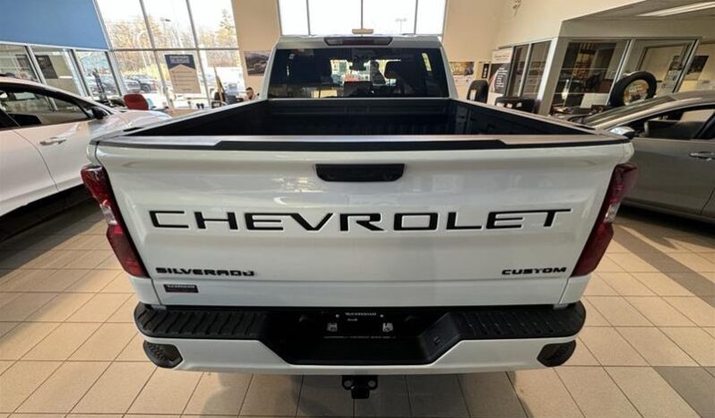 
								2024 Chevrolet Silverado 1500 Crew Cab Short Box 4-Wheel Drive Custom full									