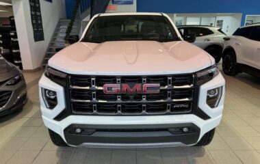 2024 GMC Canyon Crew Cab Short Box 4-Wheel Drive AT4