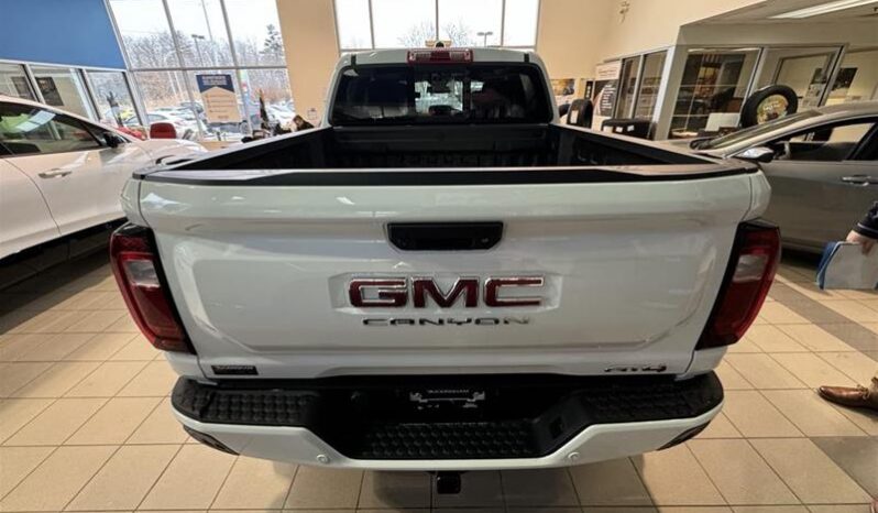 
								2024 GMC Canyon Crew Cab Short Box 4-Wheel Drive AT4 full									