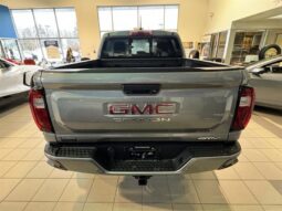 
										2024 GMC Canyon Crew Cab Short Box 4-Wheel Drive AT4 full									