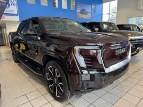 2025 GMC Sierra e4WD Crew Cab MAX Range Denali