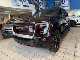 2025 GMC Sierra e4WD Crew Cab MAX Range Denali