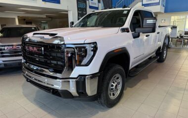 2025 GMC Sierra 3500 4WD Crew Cab Standard Box Pro