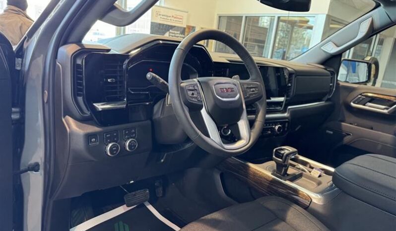 
								2025 GMC Sierra 1500 Crew Cab Standard Box 4-Wheel Drive Elevation full									