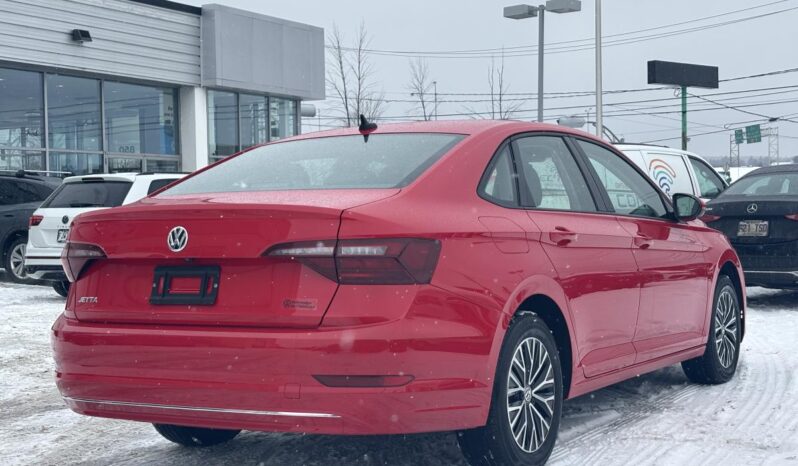 
								2021 Volkswagen Jetta Highline 1.4t 8sp At full									