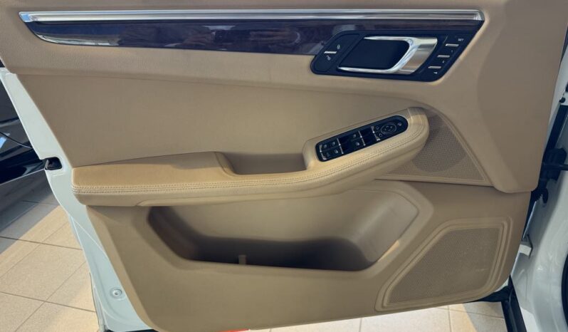 
								2015 Porsche Macan S full									