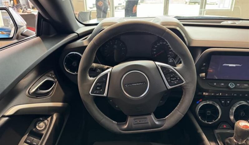 
								2017 Chevrolet Camaro Coupe 1ss full									