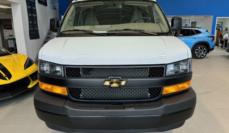 
								2025 Chevrolet Express Cargo Van 2500 Regular full									