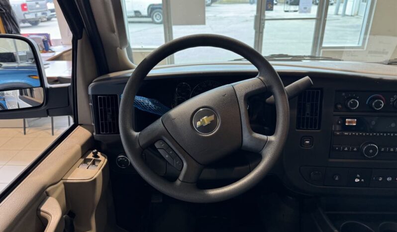 
								2025 Chevrolet Express Cargo Van 2500 Regular full									