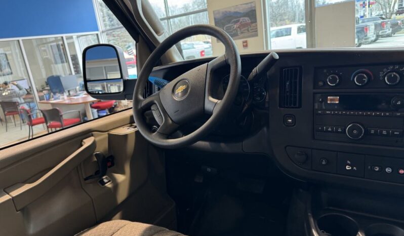 
								2025 Chevrolet Express Cargo Van 2500 Regular full									