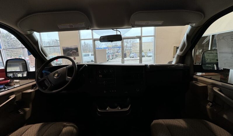 
								2025 Chevrolet Express Cargo Van 2500 Regular full									