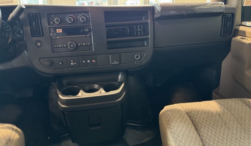 
								2025 Chevrolet Express Cargo Van 2500 Regular full									