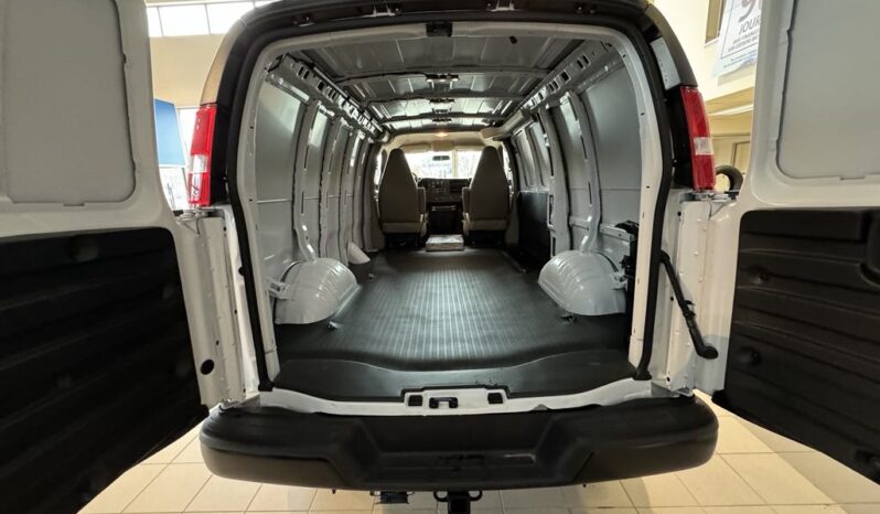 
								2025 Chevrolet Express Cargo Van 2500 Regular full									