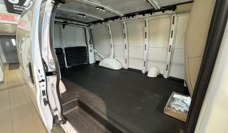 
								2025 Chevrolet Express Cargo Van 2500 Regular full									