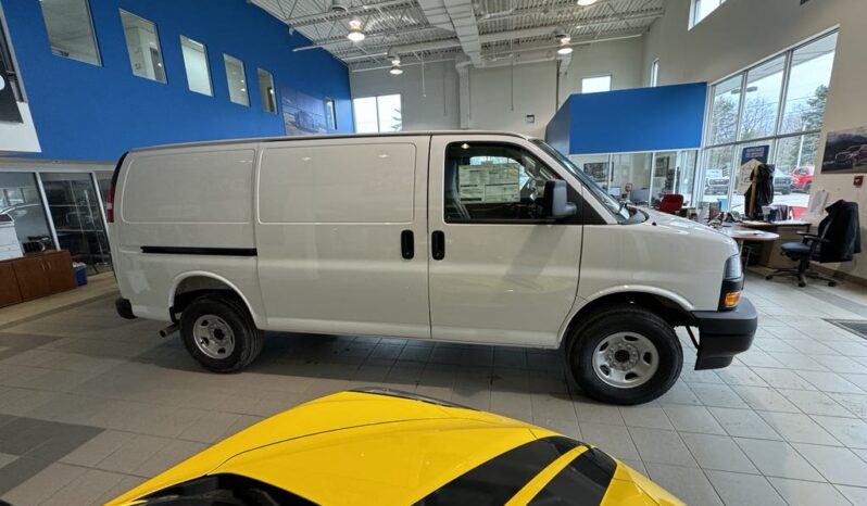 
								2025 Chevrolet Express Cargo Van 2500 Regular full									