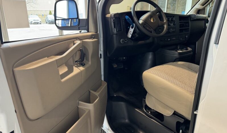 
								2025 Chevrolet Express Cargo Van 2500 Regular full									