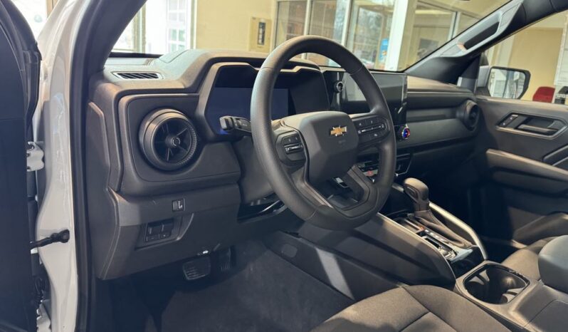 
								2025 Chevrolet Colorado Crew Cab Short Box 2 full									