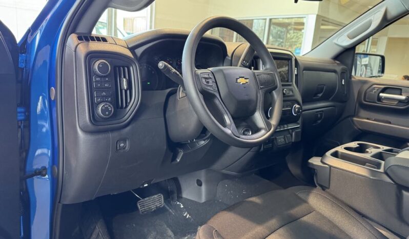 
								2025 Chevrolet Silverado 1500 Crew Cab Standard full									