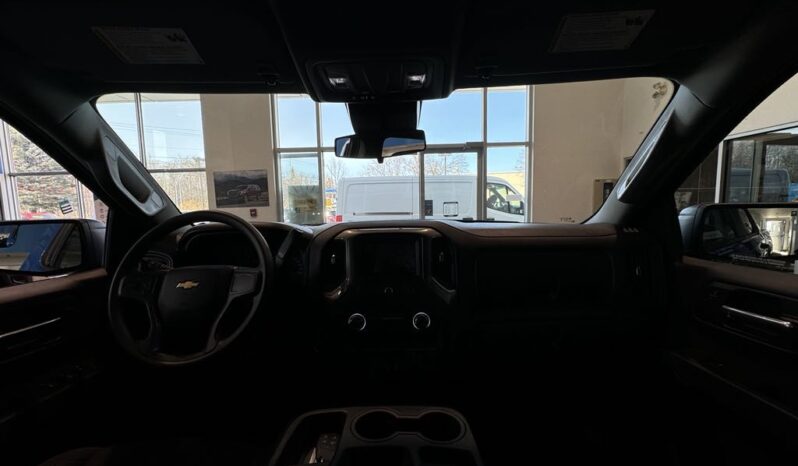 
								2025 Chevrolet Silverado 1500 Crew Cab Standard full									