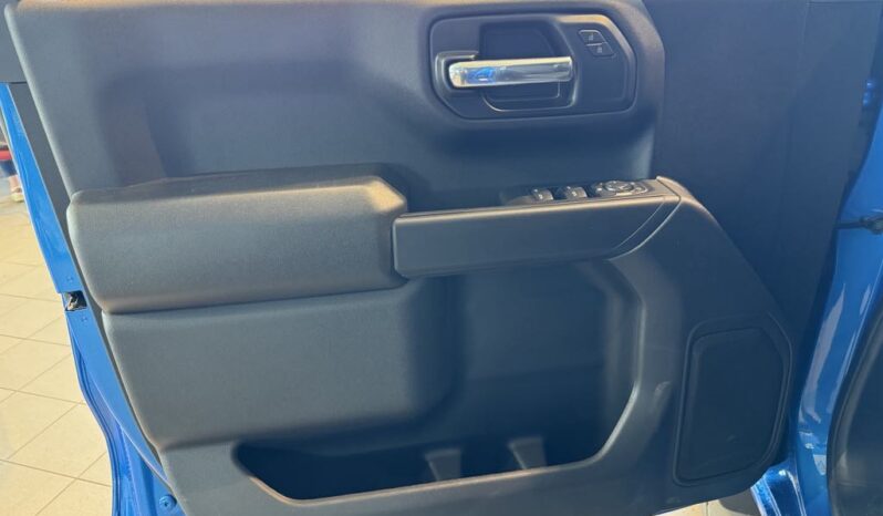 
								2025 Chevrolet Silverado 1500 Crew Cab Standard full									