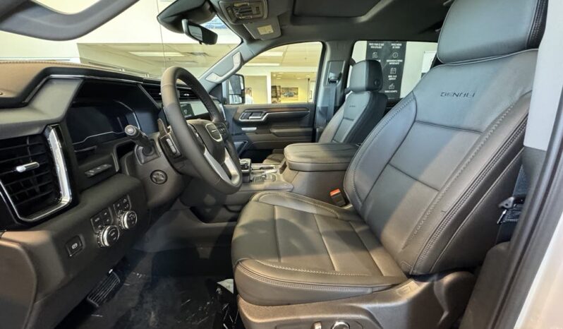 
								2025 GMC Sierra 1500 Crew Cab Standard full									