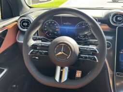 
										2025 Mercedes-Benz GLC Plug-in Hybrid 350e 4MATIC full									