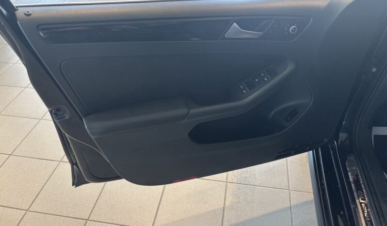 
								2014 Volkswagen Jetta Comfortline 2.0 6sp full									