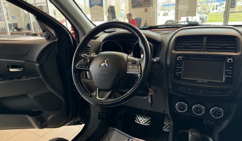 
								2017 Mitsubishi RVR 2.4l 4wd Se Black full									