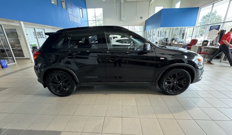 
								2017 Mitsubishi RVR 2.4l 4wd Se Black full									