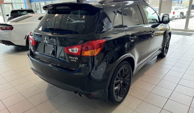 
								2017 Mitsubishi RVR 2.4l 4wd Se Black full									