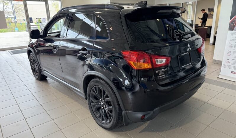 
								2017 Mitsubishi RVR 2.4l 4wd Se Black full									