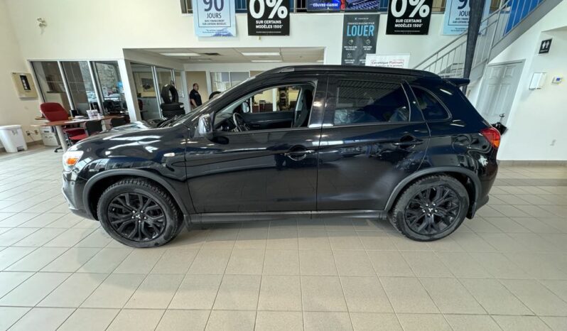 
								2017 Mitsubishi RVR 2.4l 4wd Se Black full									