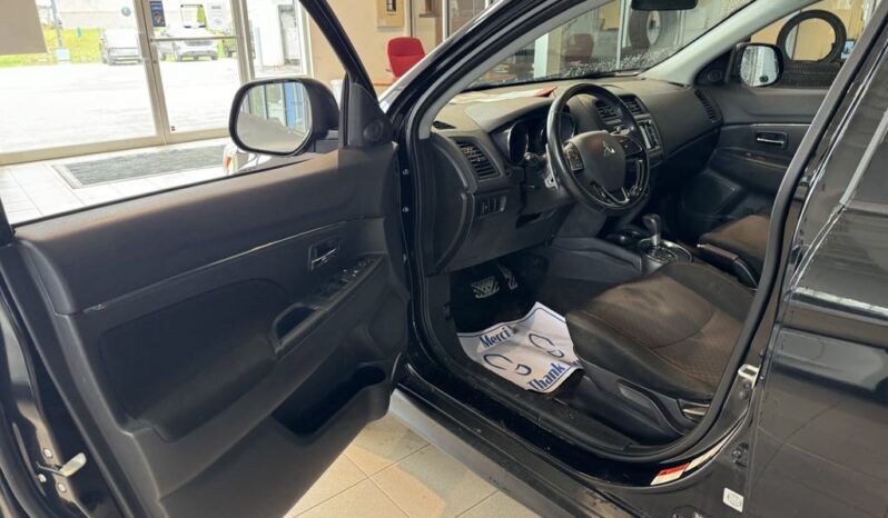 
								2017 Mitsubishi RVR 2.4l 4wd Se Black full									