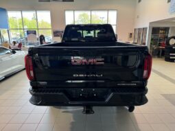 
										2023 GMC Sierra 2500 Crew Cab 4×4 Denali full									