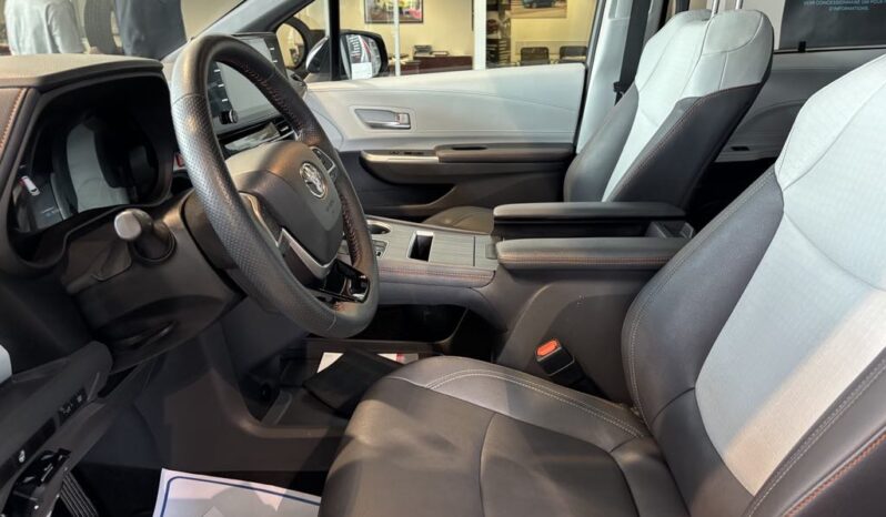 
								2023 Toyota Sienna Hybrid Limited Awd 7-Pass full									