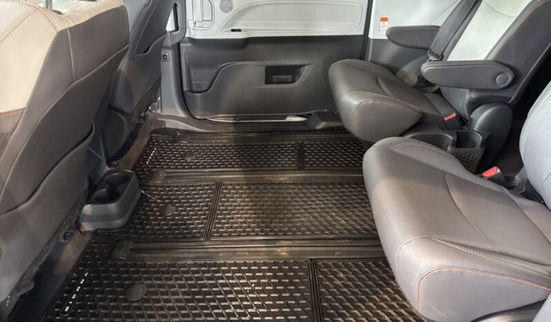 
								2023 Toyota Sienna Hybrid Limited Awd 7-Pass full									