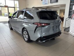
										2023 Toyota Sienna Hybrid Limited Awd 7-Pass full									