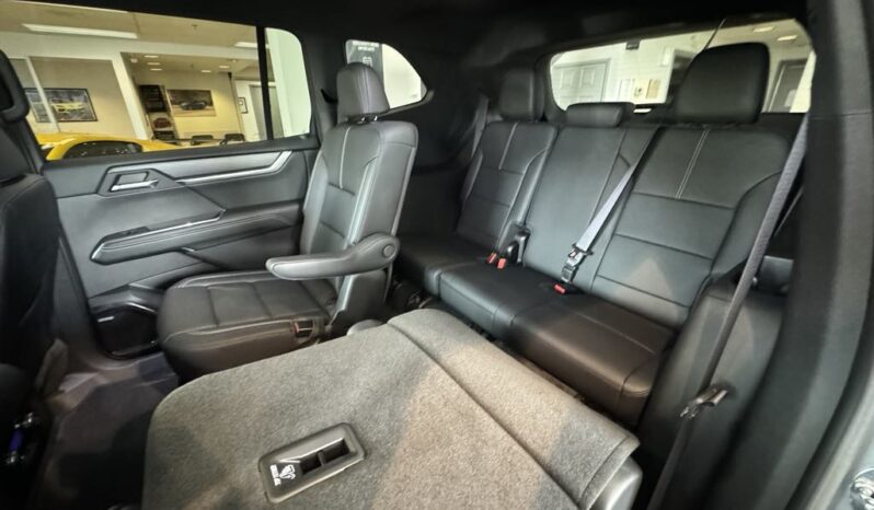 
								2025 GMC Acadia Awd Elevation full									