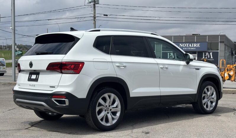 
								2022 Volkswagen Taos Comfortline 4MOTION full									