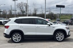 
										2022 Volkswagen Taos Comfortline 4MOTION full									