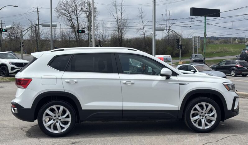 
								2022 Volkswagen Taos Comfortline 4MOTION full									