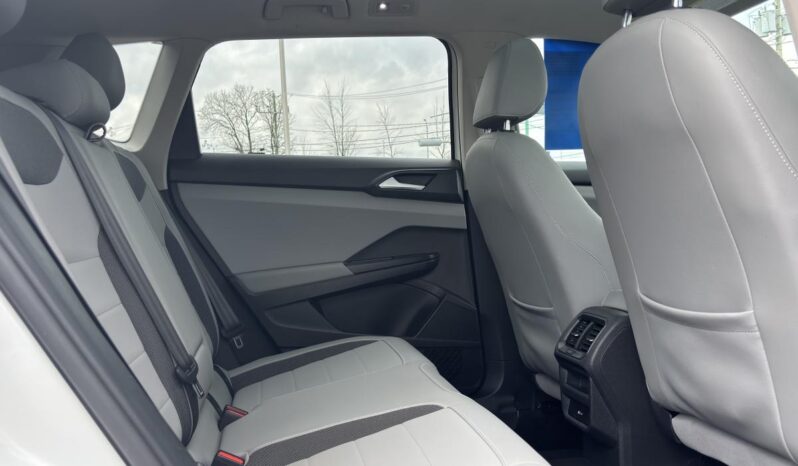 
								2022 Volkswagen Taos Comfortline 4MOTION full									
