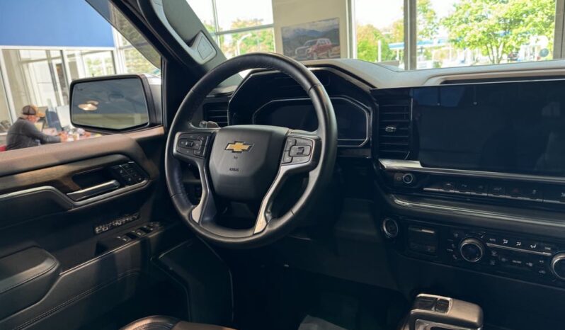 
								2023 Chevrolet Silverado 1500 Crew Cab 4×4 High full									