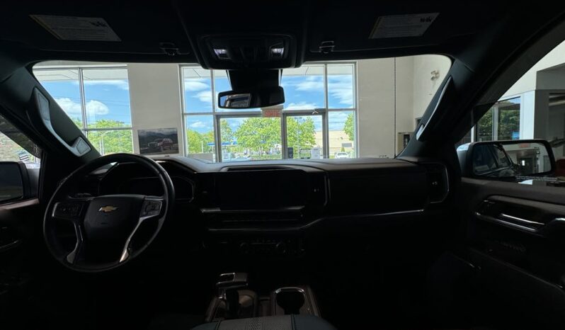 
								2023 Chevrolet Silverado 1500 Crew Cab 4×4 High full									